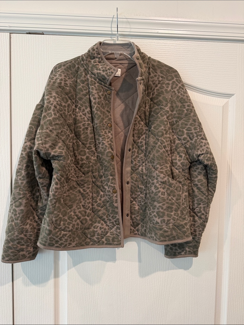 Leopard-Print Quilted Puffer Jacket in Taupe/Olive